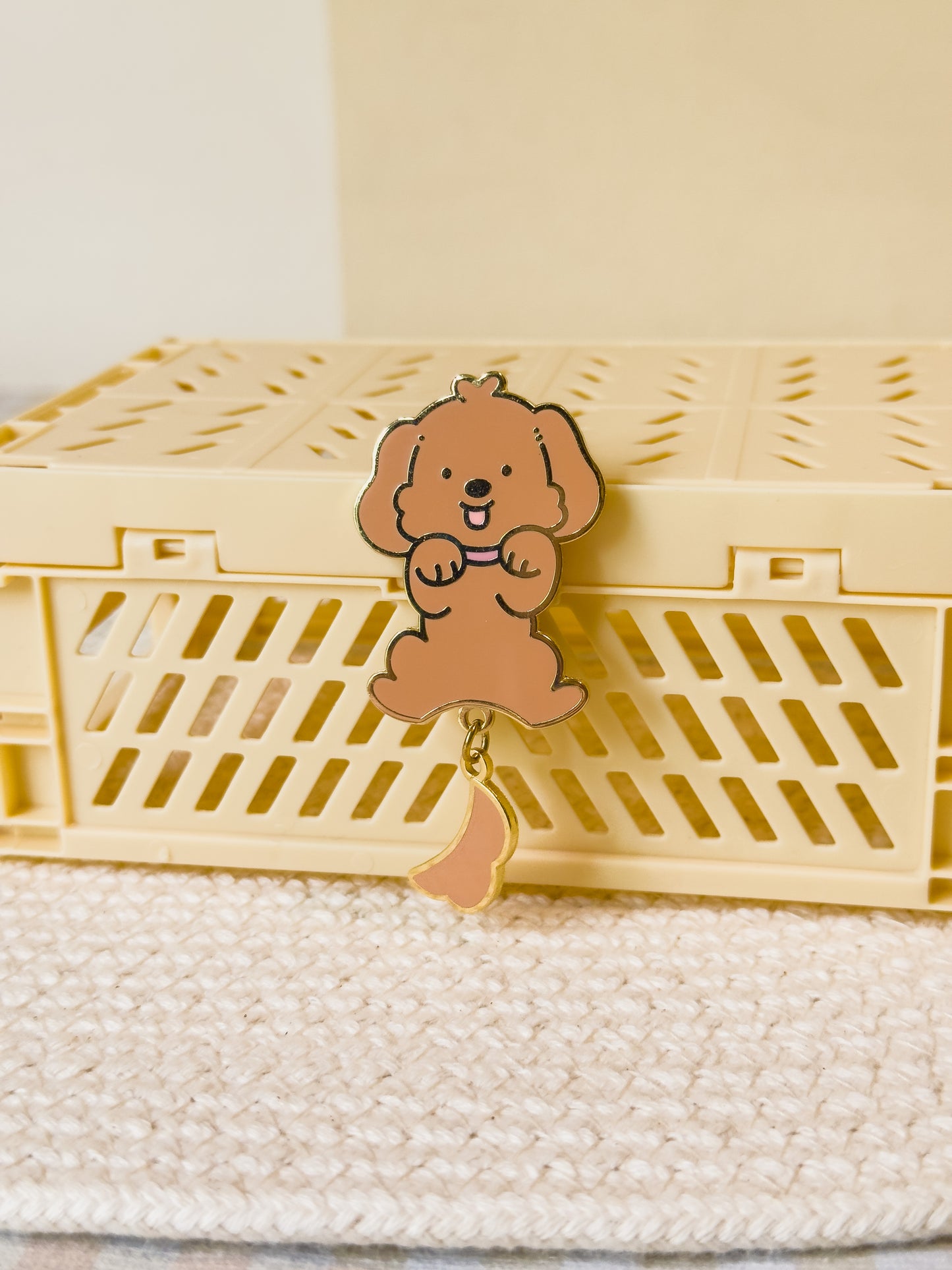 Kaya Happy Tail Pin
